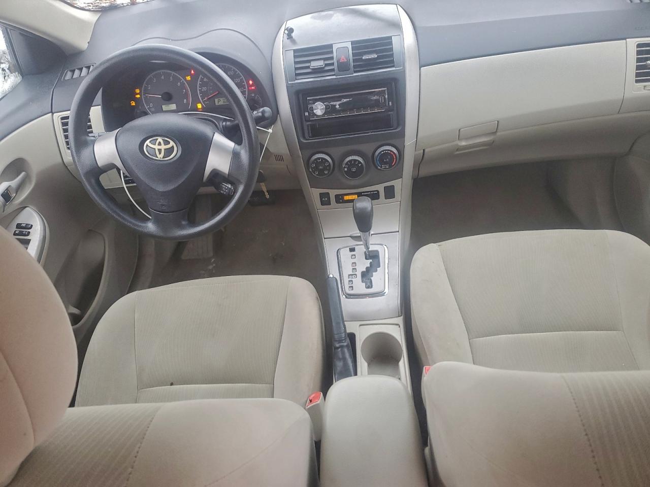 2011 TOYOTA COROLLA BASE photo 8