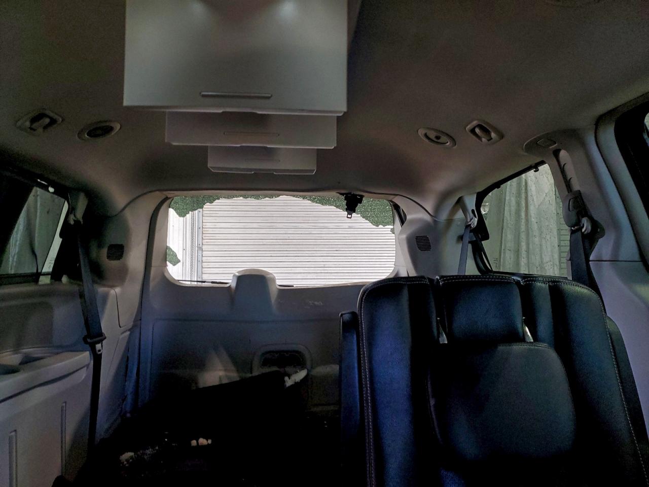 2015 CHRYSLER TOWN & COUNTRY TOURING L photo 10