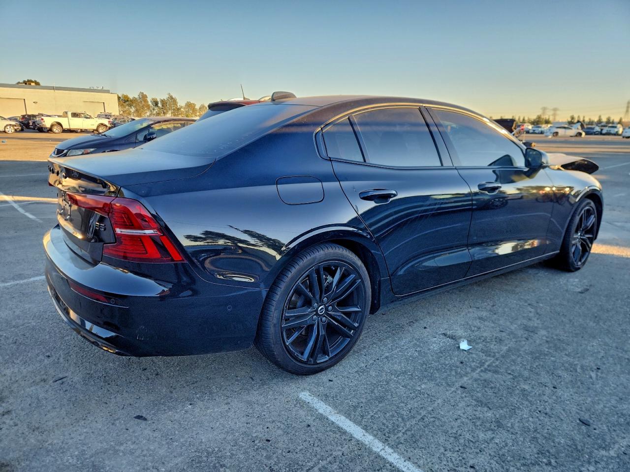 2024 VOLVO S60 PLUS photo 3