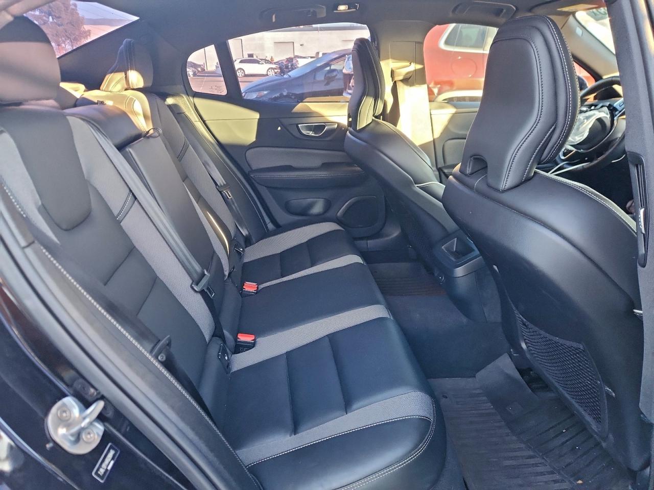 2024 VOLVO S60 PLUS photo 10