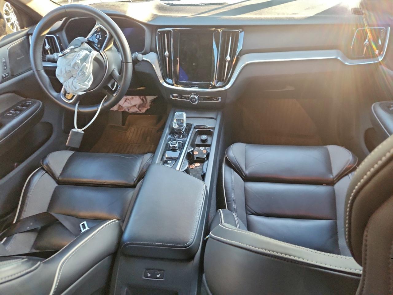 2024 VOLVO S60 PLUS photo 8