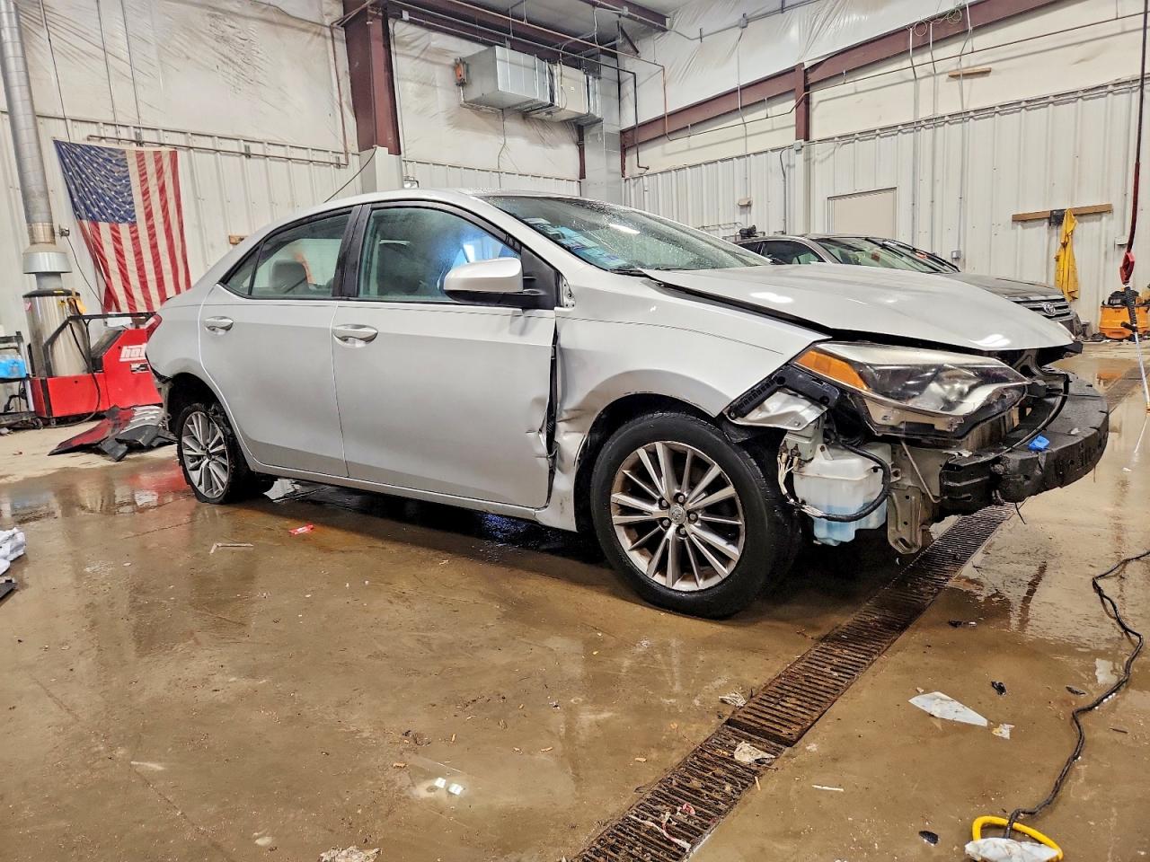 2014 TOYOTA COROLLA L photo 4