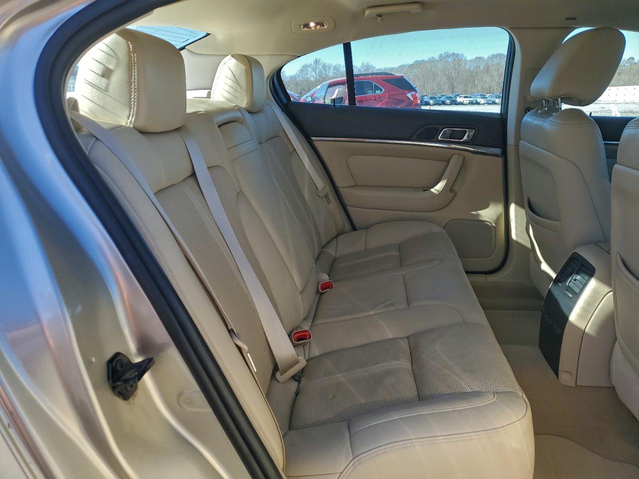 2010 LINCOLN MKS photo 10