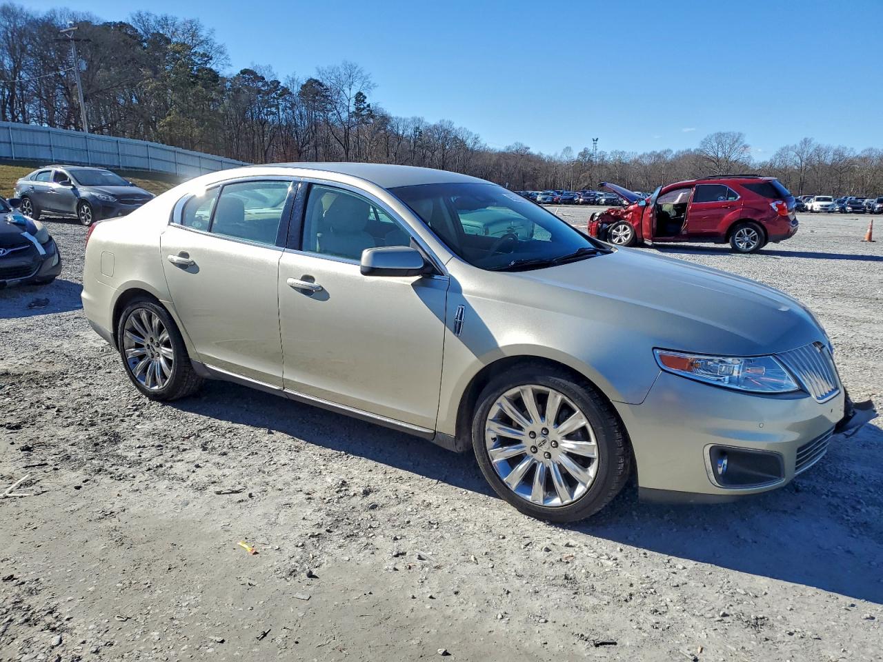 2010 LINCOLN MKS photo 4