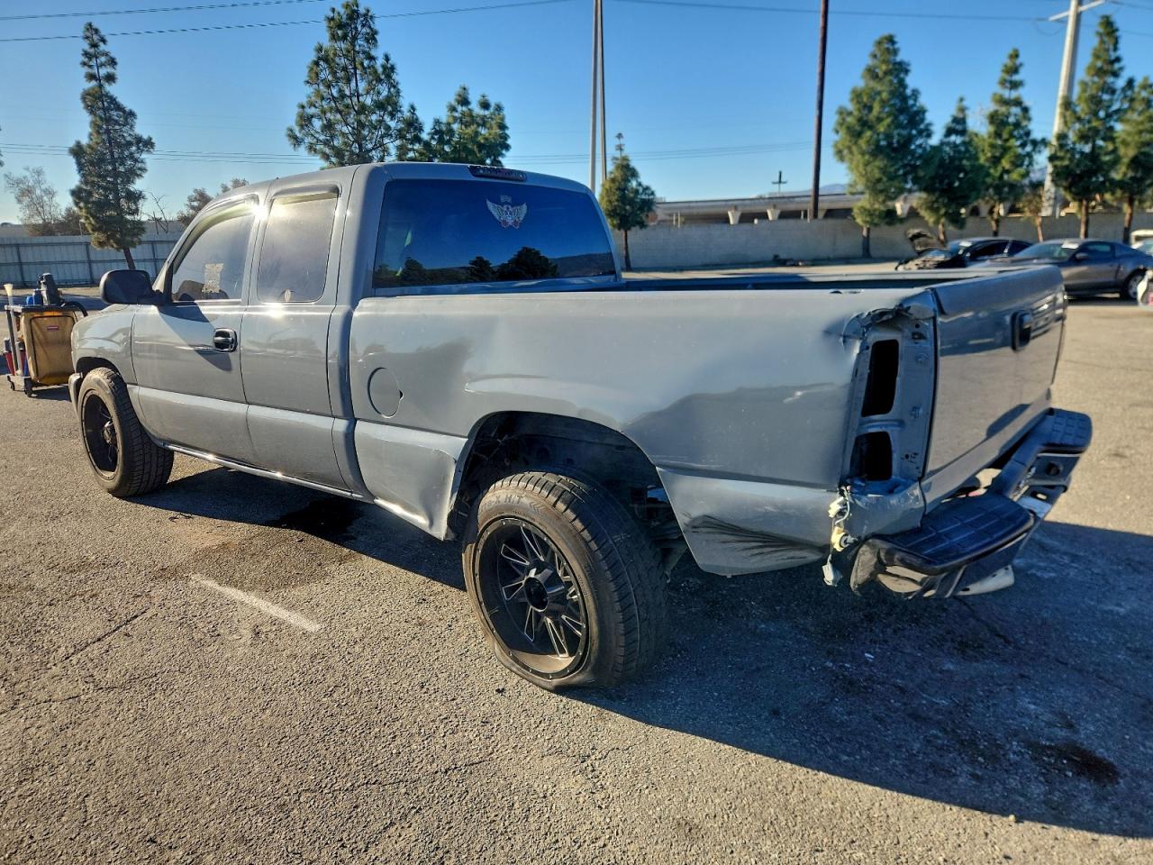 2001 GMC NEW SIERRA C1500 photo 2