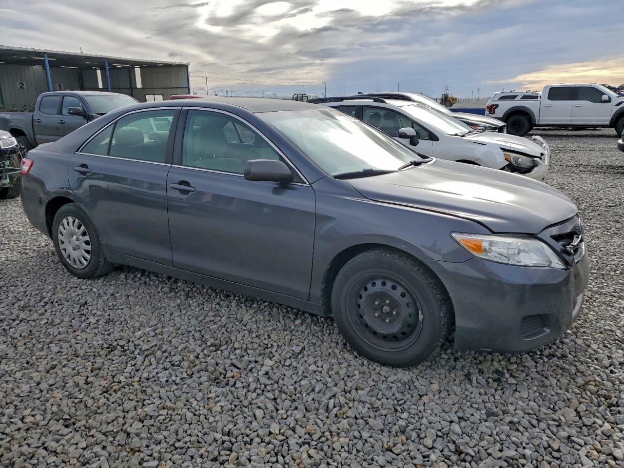 2010 TOYOTA CAMRY BASE photo 4