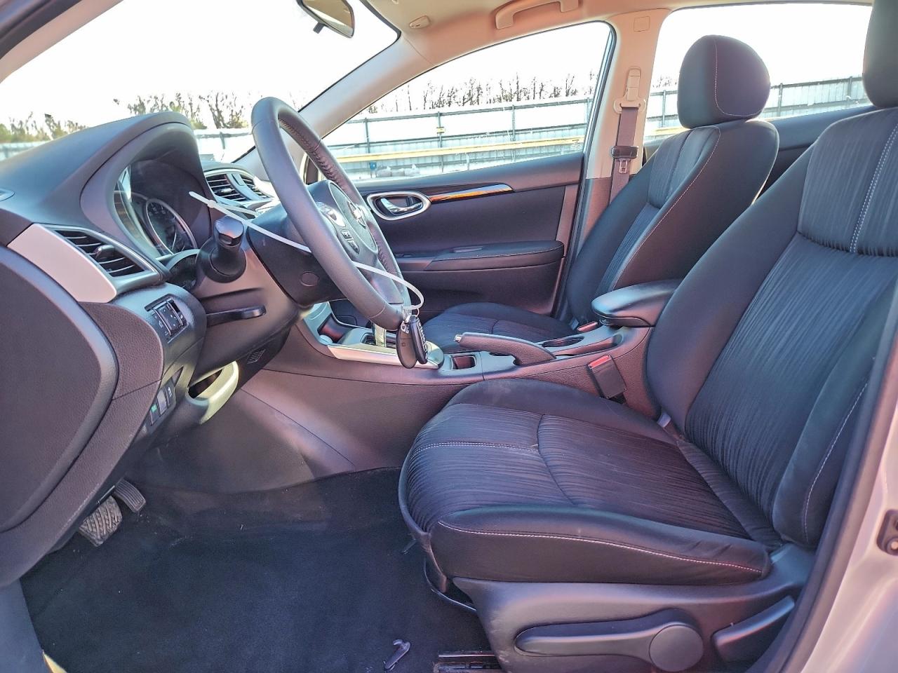 2017 NISSAN SENTRA S photo 7