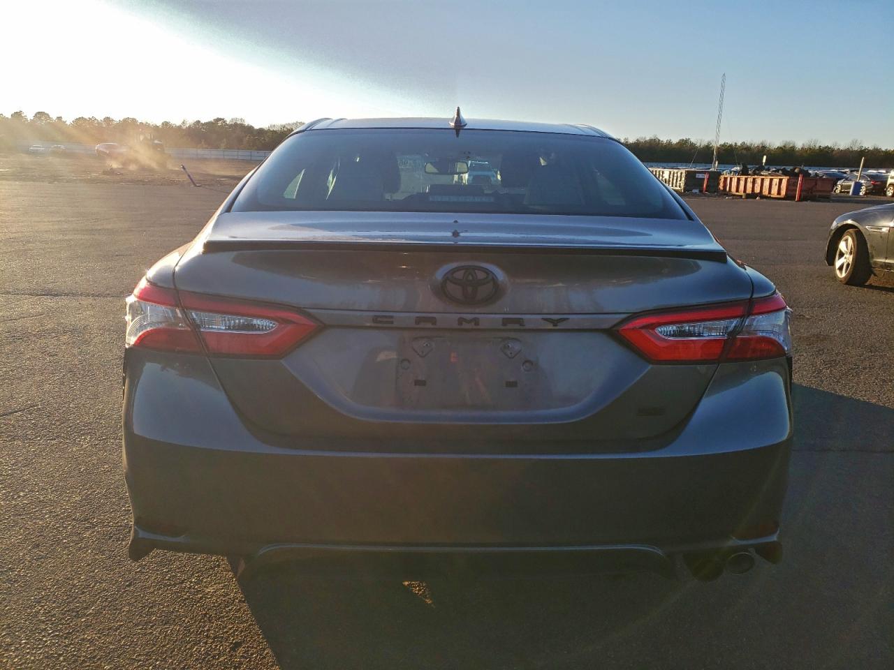 2020 TOYOTA CAMRY SE photo 6