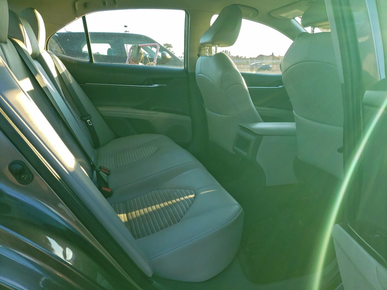 2020 TOYOTA CAMRY SE photo 10