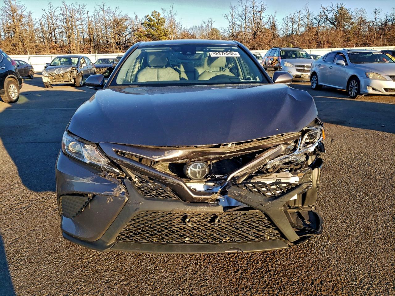 2020 TOYOTA CAMRY SE photo 5