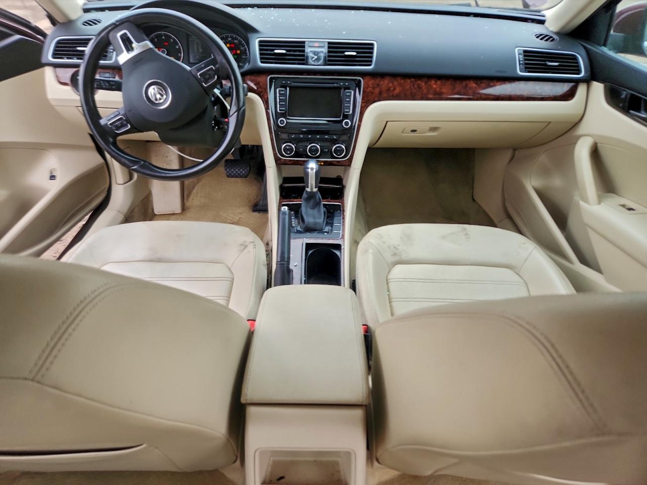 2012 VOLKSWAGEN PASSAT SEL photo 8