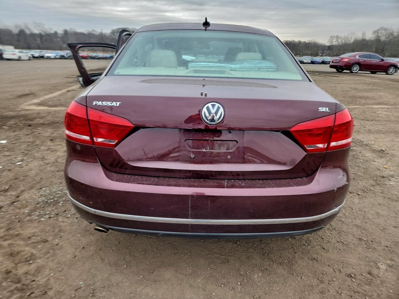 2012 VOLKSWAGEN PASSAT SEL photo 6