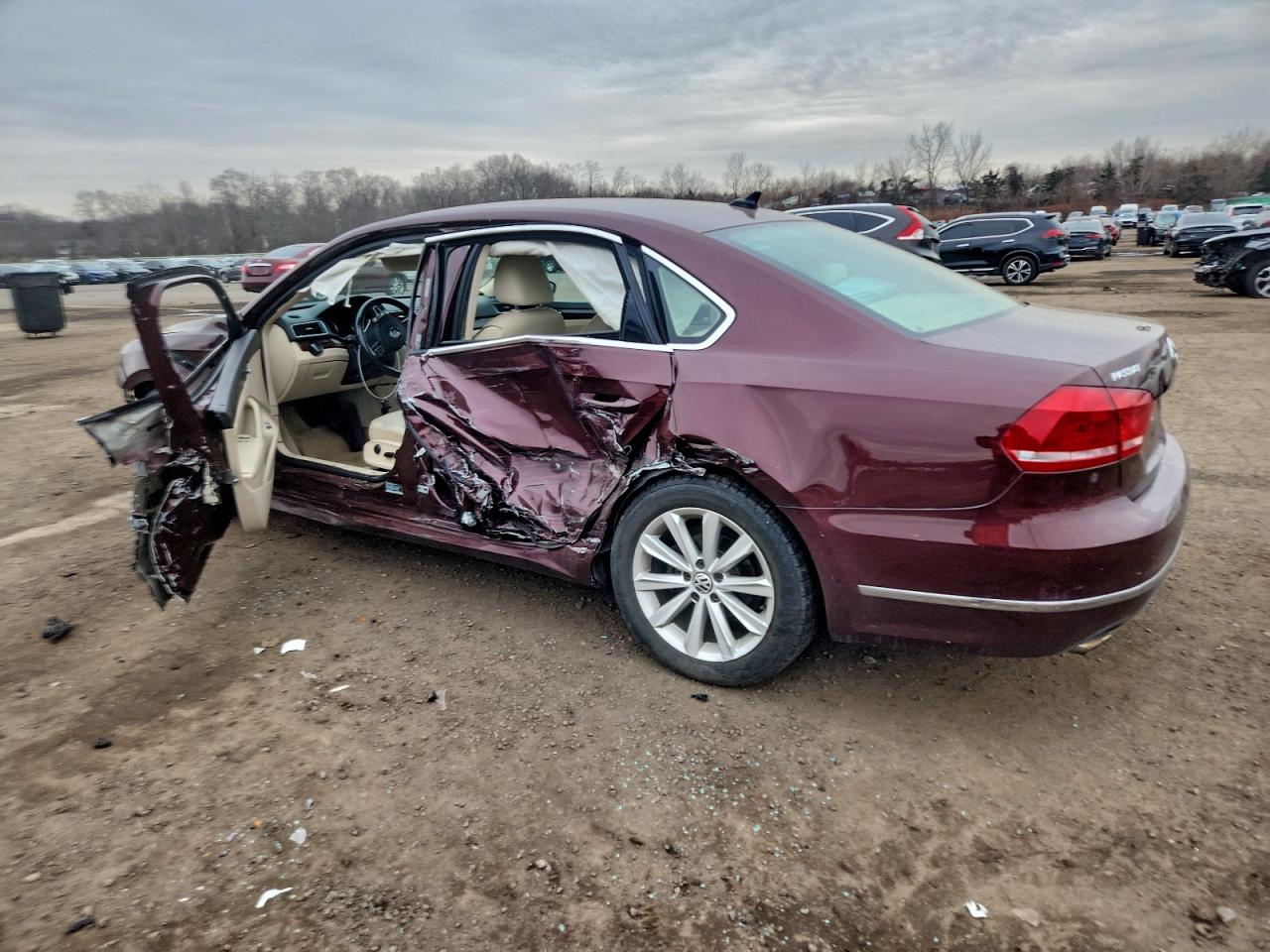 2012 VOLKSWAGEN PASSAT SEL photo 2