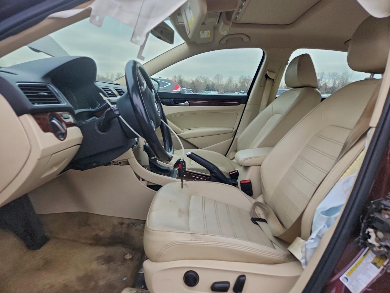 2012 VOLKSWAGEN PASSAT SEL photo 7