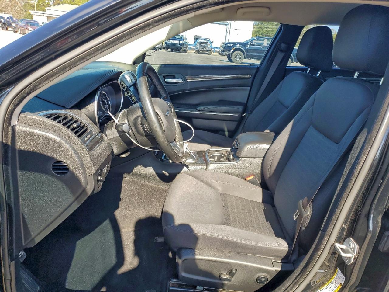 2019 CHRYSLER 300 TOURING photo 7