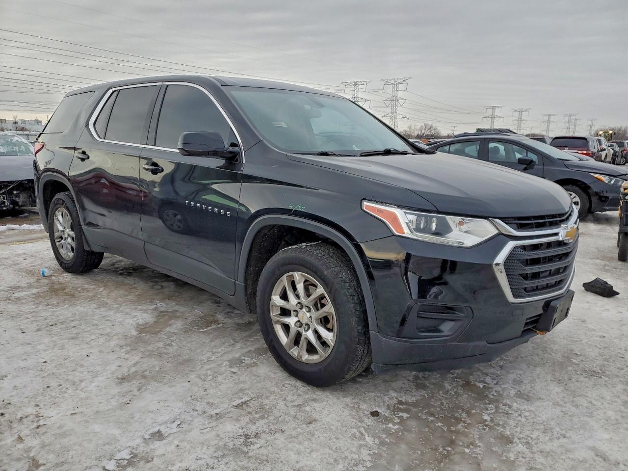 2019 CHEVROLET TRAVERSE LS photo 4