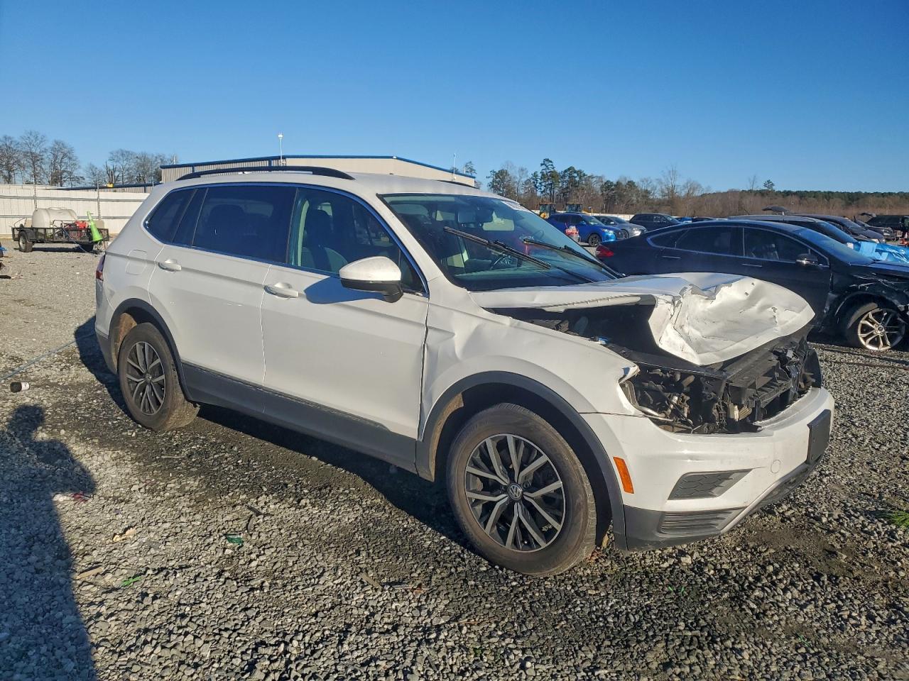 2021 VOLKSWAGEN TIGUAN SE photo 4