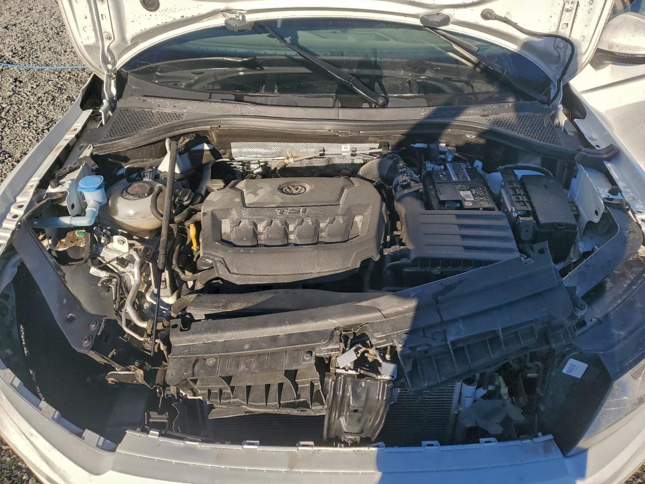 2021 VOLKSWAGEN TIGUAN SE photo 11