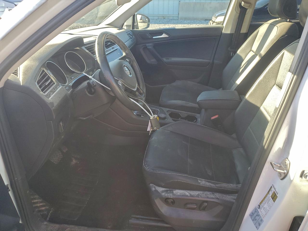 2021 VOLKSWAGEN TIGUAN SE photo 7
