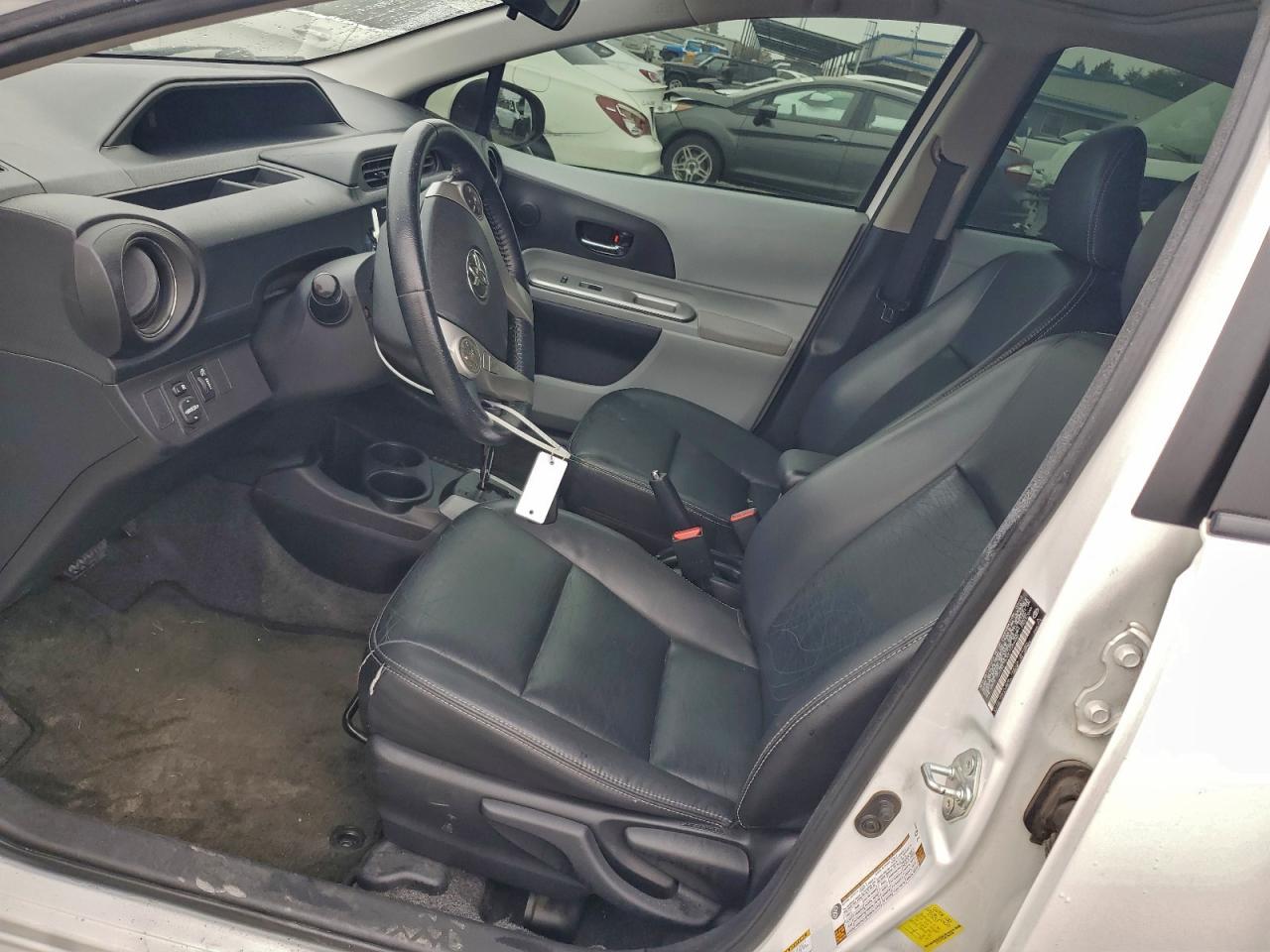 2013 TOYOTA PRIUS C photo 7
