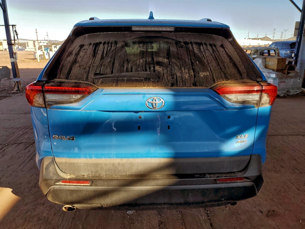 2021 TOYOTA RAV4 XLE photo 6