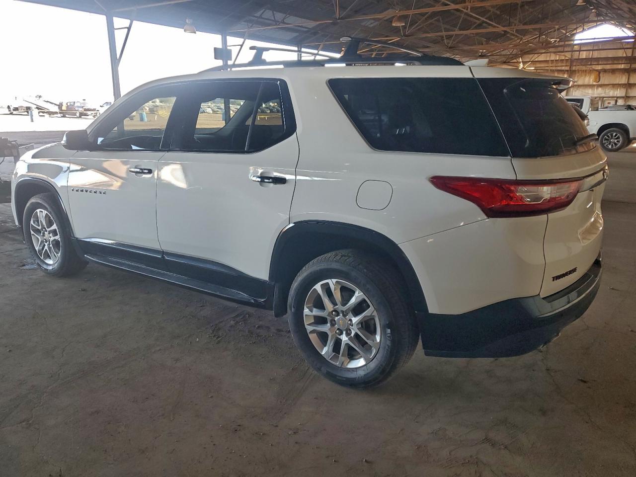2019 CHEVROLET TRAVERSE PREMIER photo 2