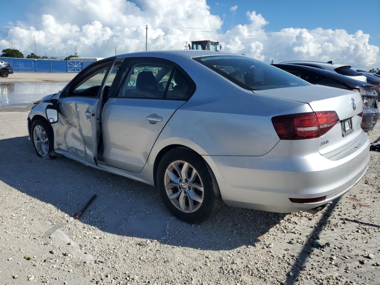 2016 VOLKSWAGEN JETTA S photo 2