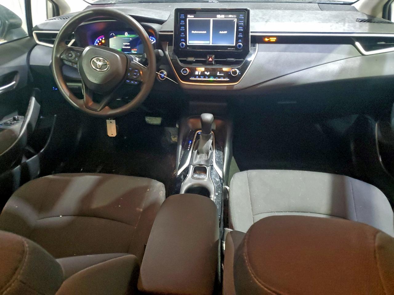 2021 TOYOTA COROLLA LE photo 8