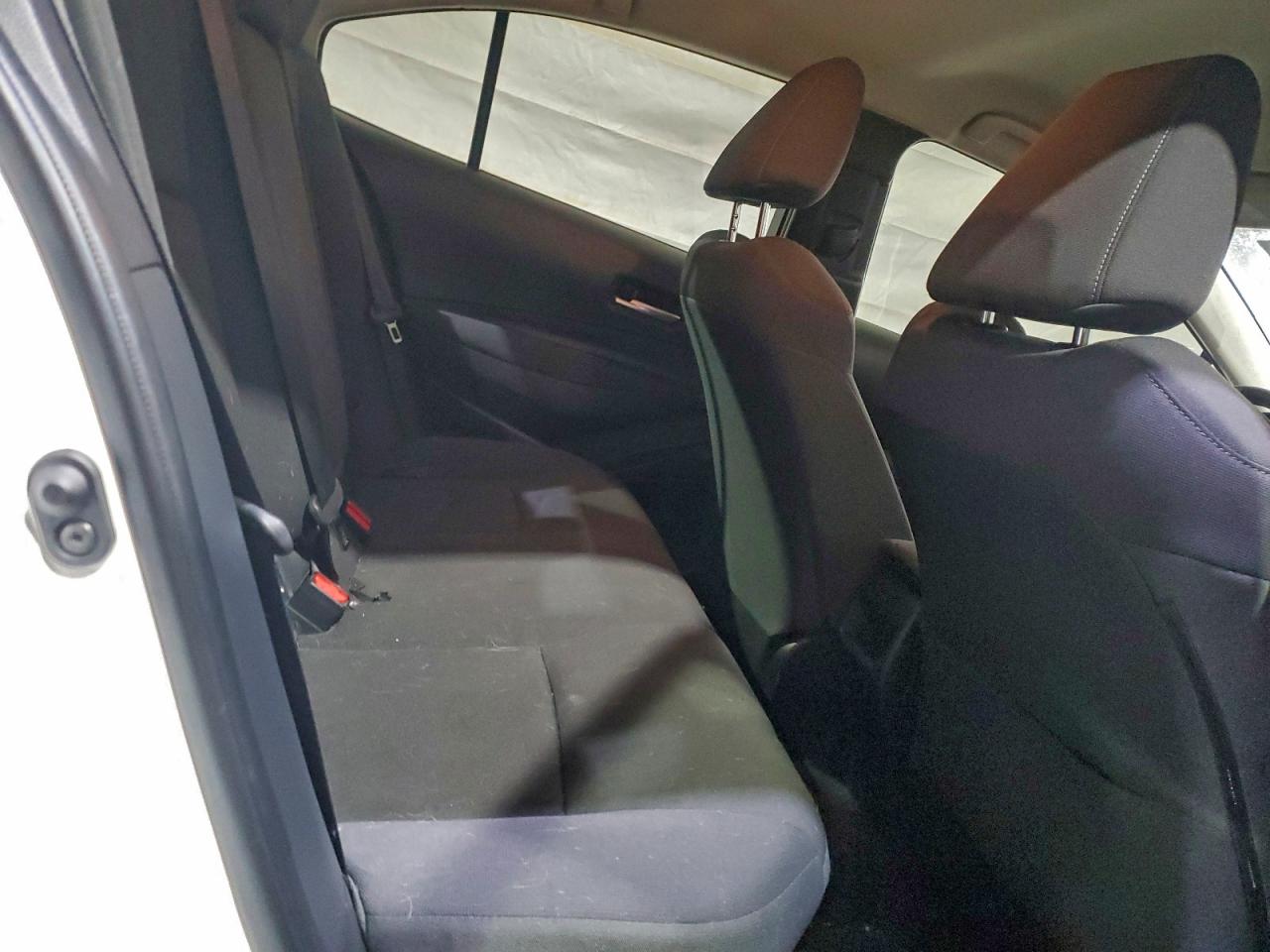 2021 TOYOTA COROLLA LE photo 10