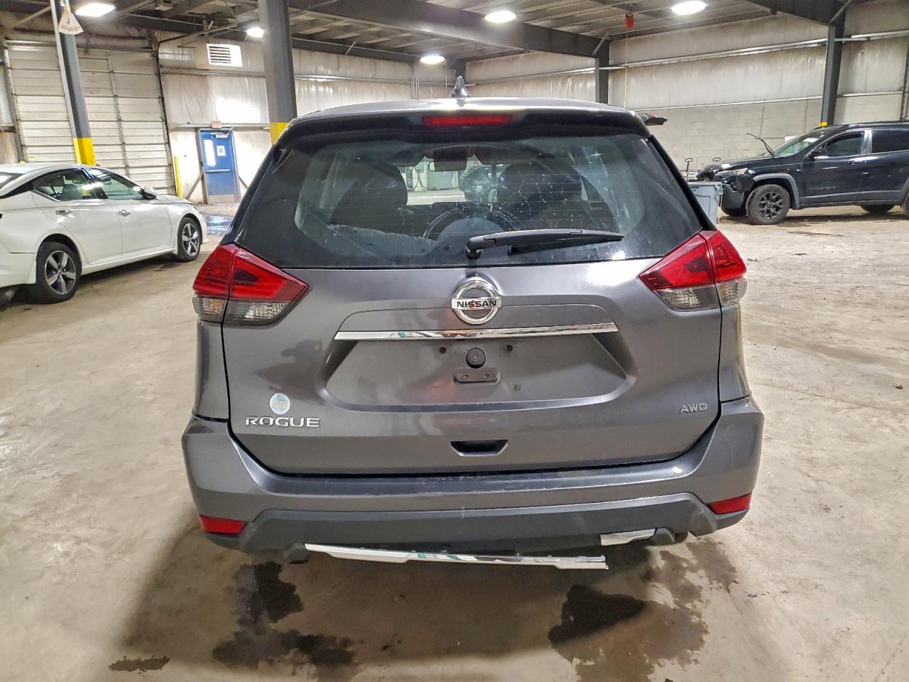 2018 NISSAN ROGUE S photo 6