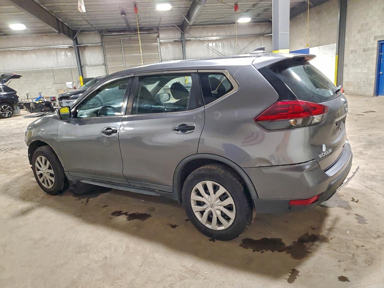2018 NISSAN ROGUE S photo 2
