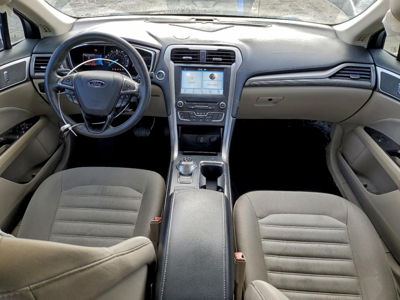 2017 FORD FUSION SE photo 8