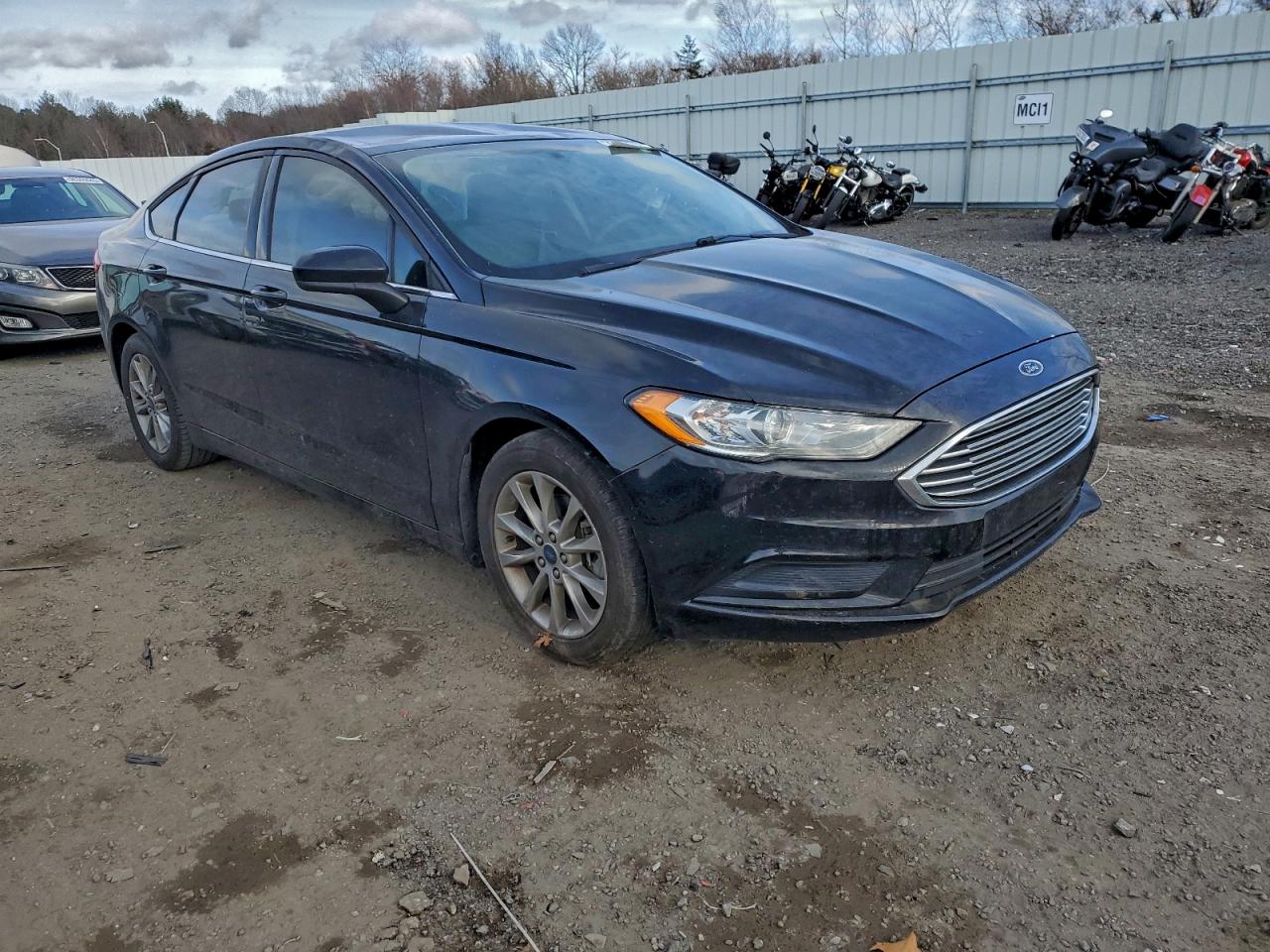 2017 FORD FUSION SE photo 4