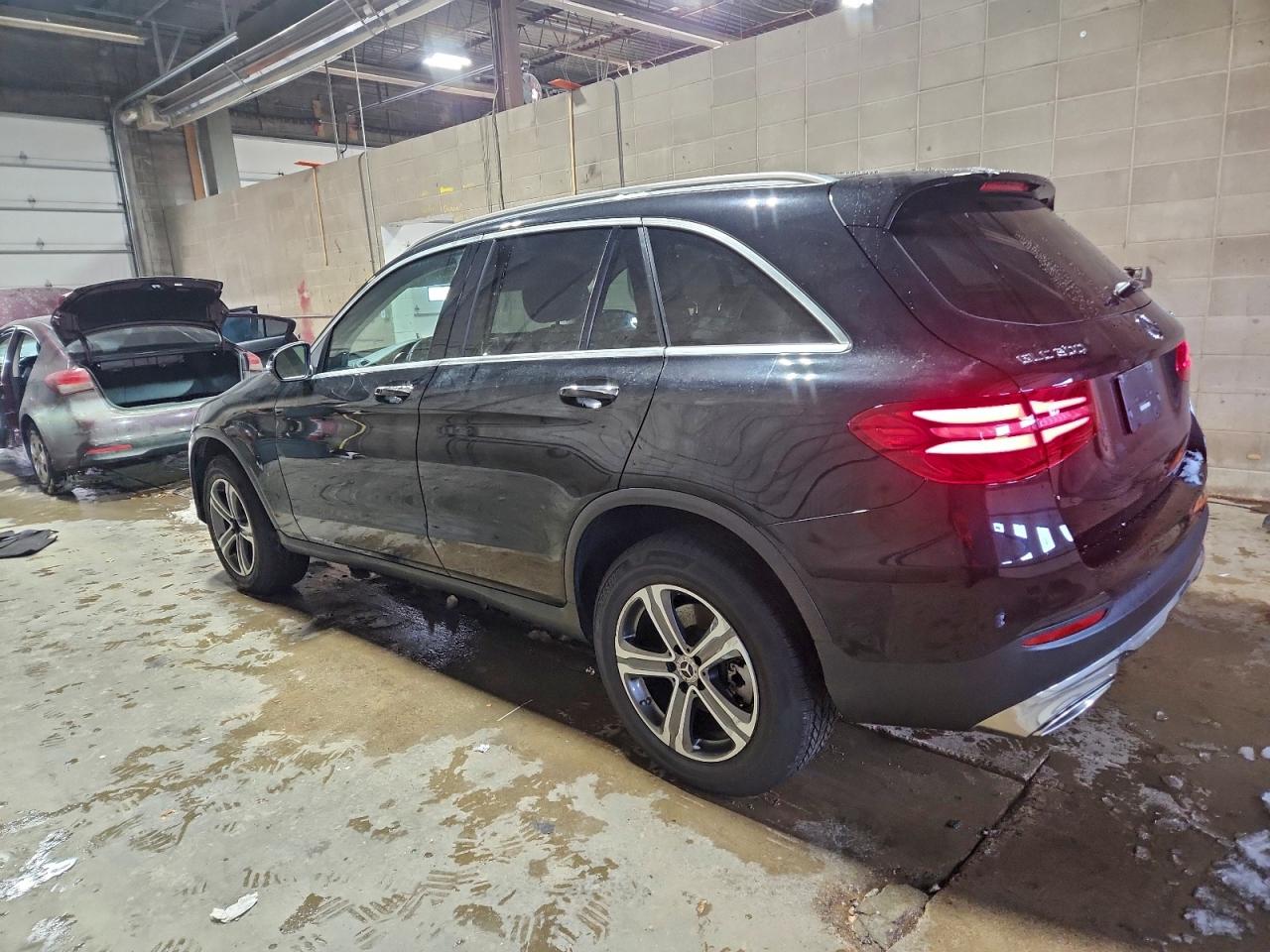 2018 MERCEDES-BENZ GLC 300 4MATIC photo 2