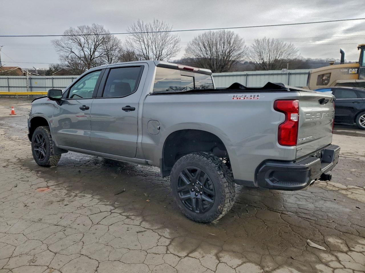 2025 CHEVROLET SILVERADO K1500 LT TRAIL BOSS photo 2