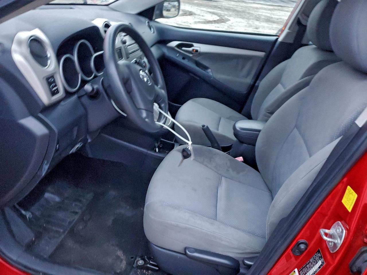 2010 TOYOTA COROLLA MATRIX S photo 7