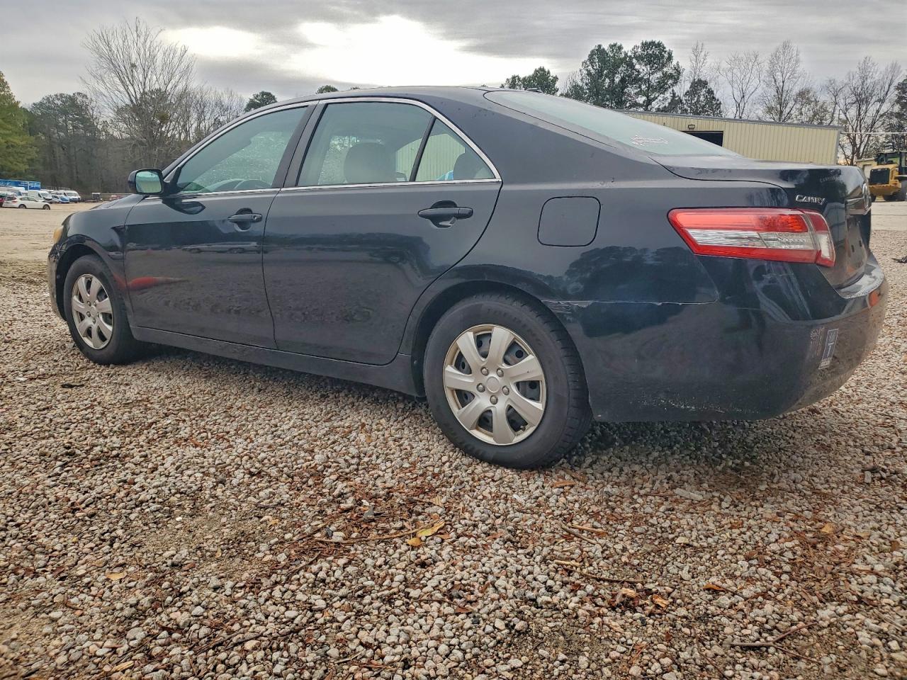 2011 TOYOTA CAMRY BASE photo 2
