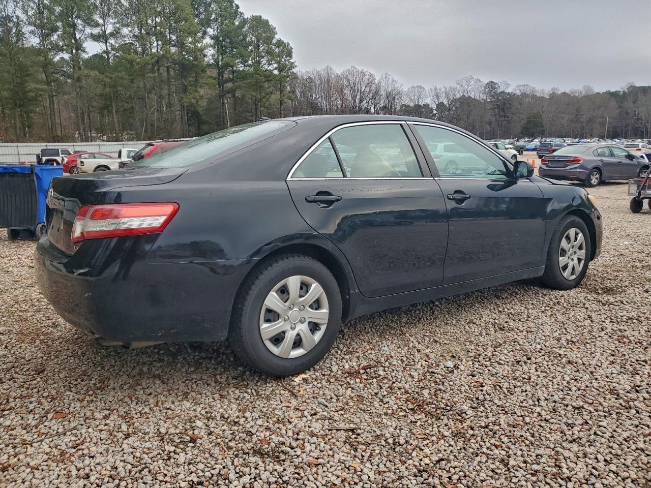 2011 TOYOTA CAMRY BASE photo 3