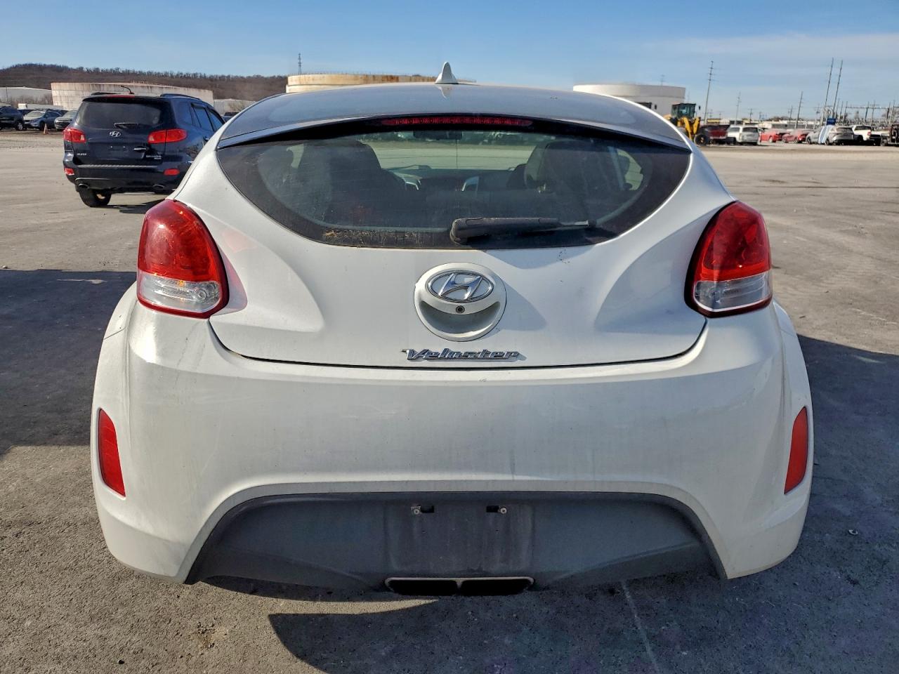 2017 HYUNDAI VELOSTER BASE photo 6