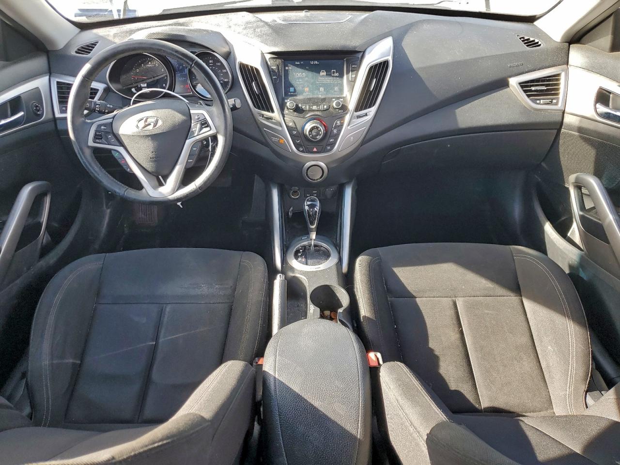 2017 HYUNDAI VELOSTER BASE photo 8
