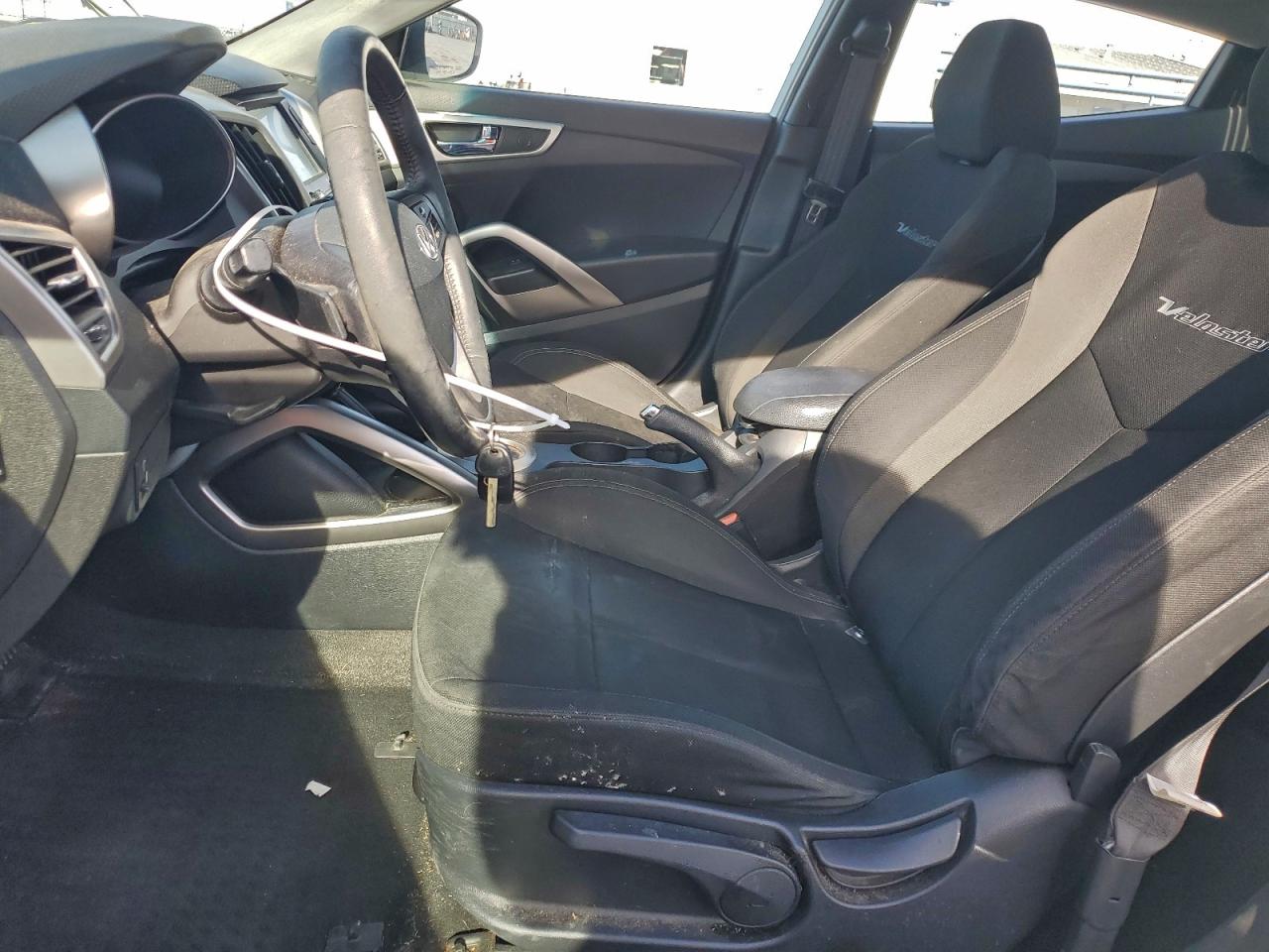 2017 HYUNDAI VELOSTER BASE photo 7