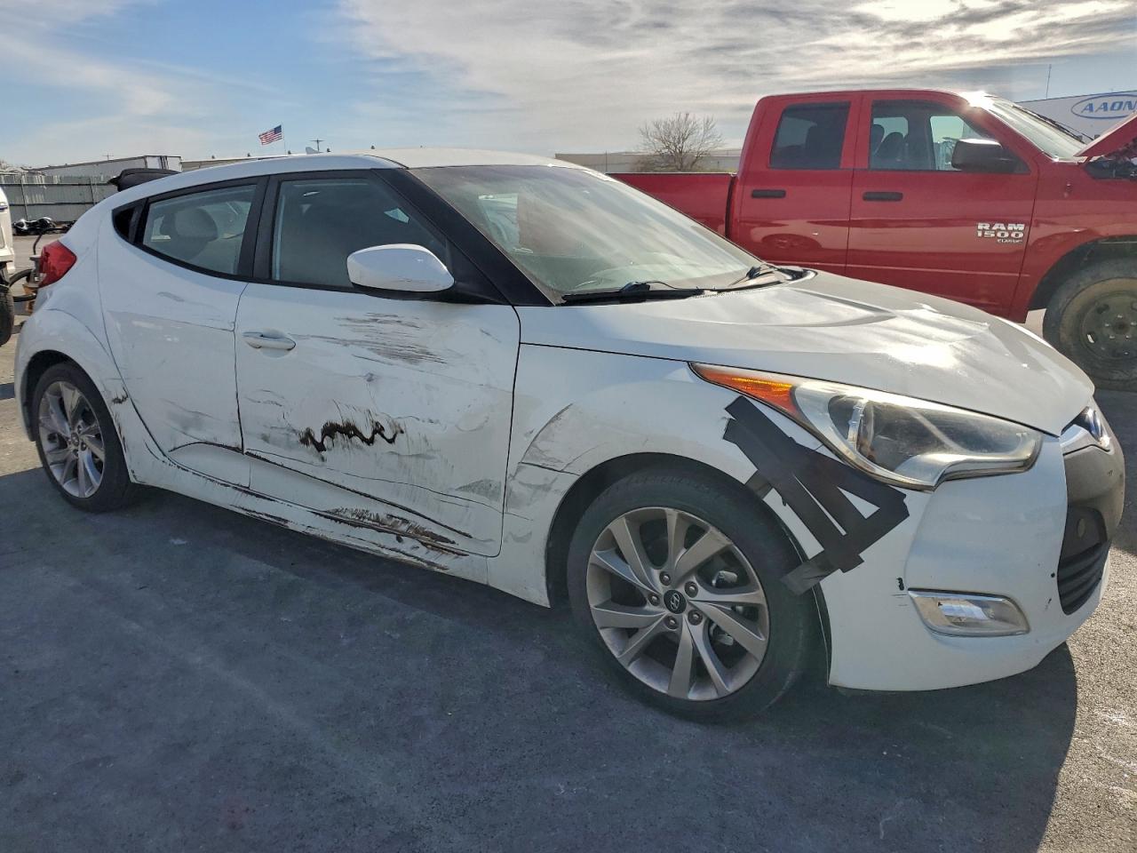 2017 HYUNDAI VELOSTER BASE photo 4