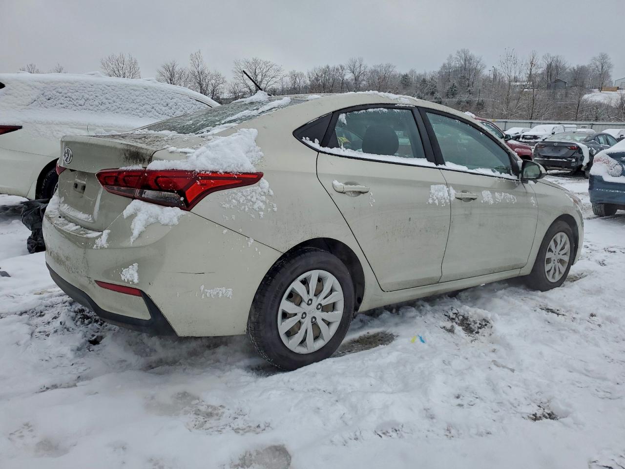 2019 HYUNDAI ACCENT SE photo 3