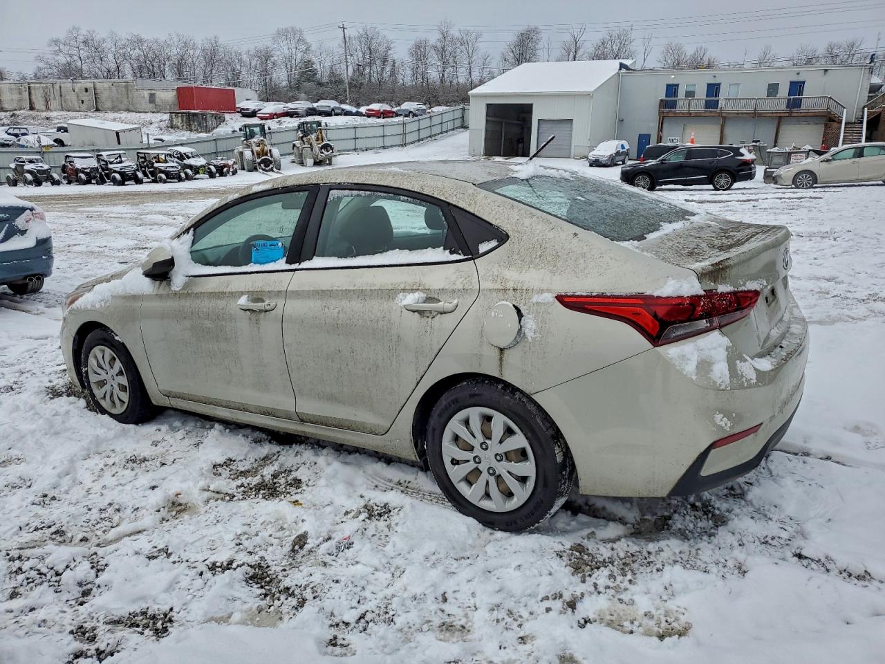 2019 HYUNDAI ACCENT SE photo 2