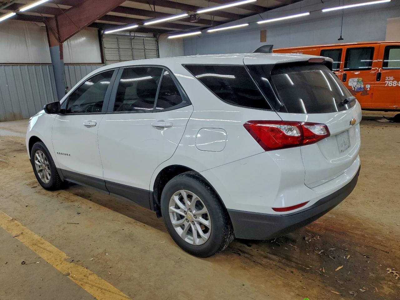 2021 CHEVROLET EQUINOX LS photo 2