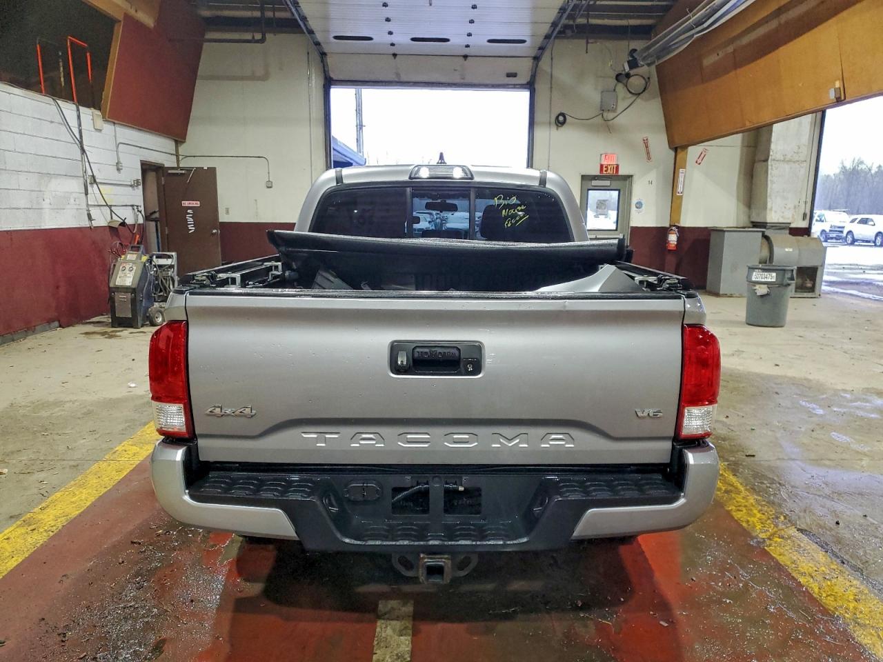 2017 TOYOTA TACOMA DOUBLE CAB photo 6