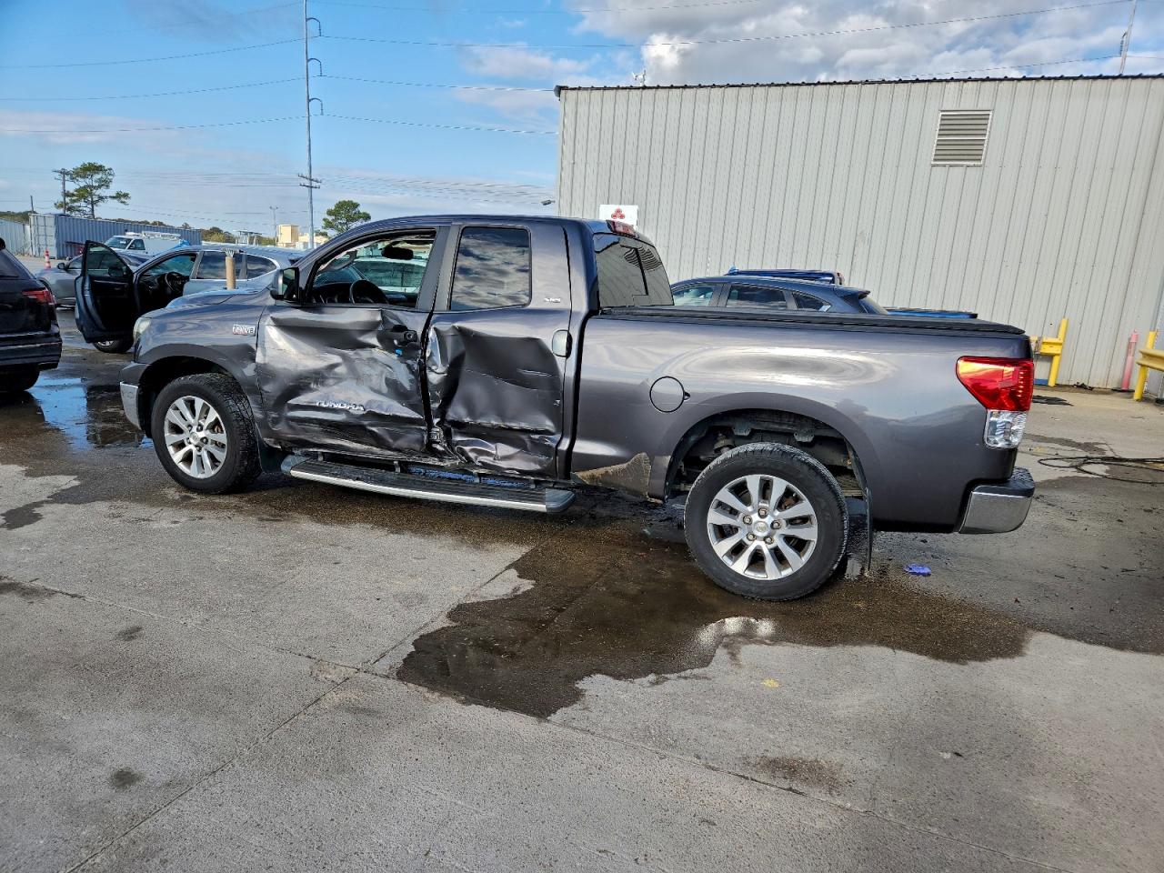 2011 TOYOTA TUNDRA DOUBLE CAB SR5 photo 2
