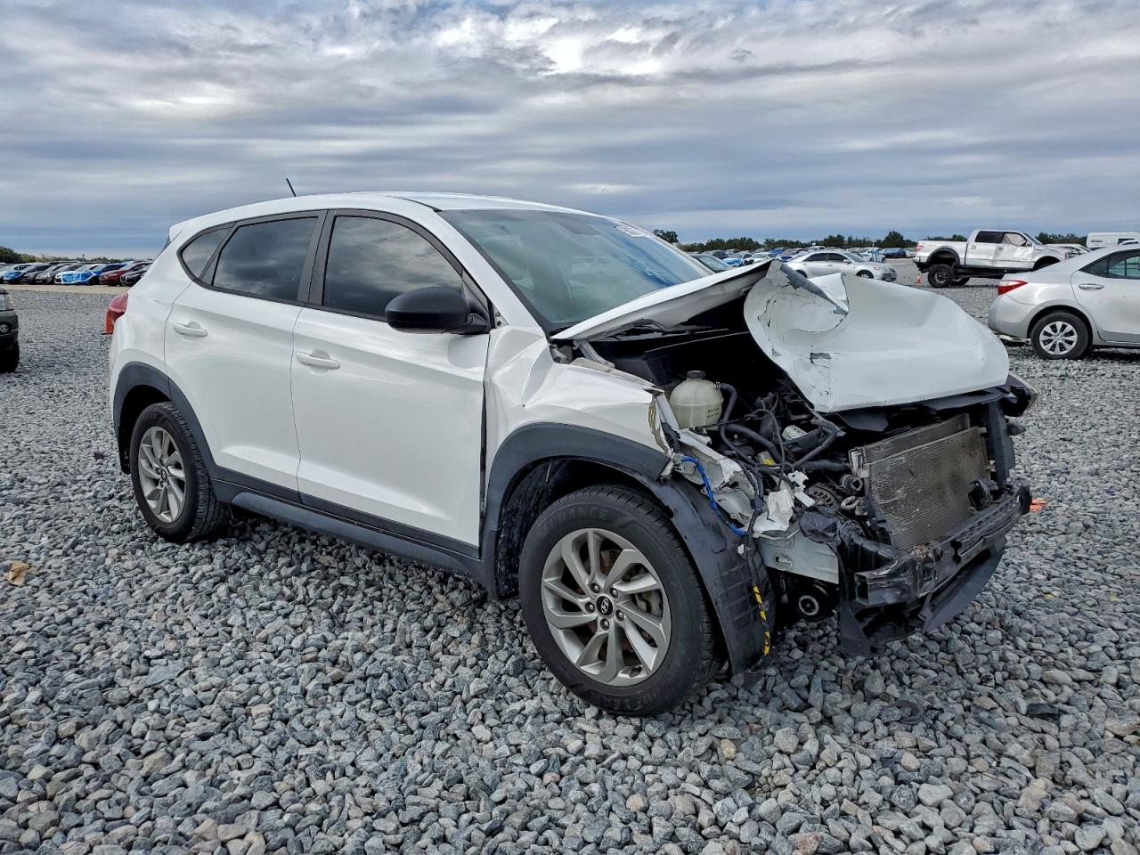 2017 HYUNDAI TUCSON SE photo 10