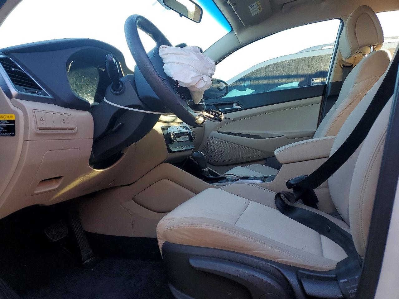 2017 HYUNDAI TUCSON SE photo 19