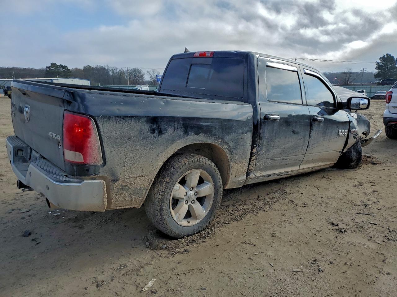 2013 RAM 1500 SLT photo 3